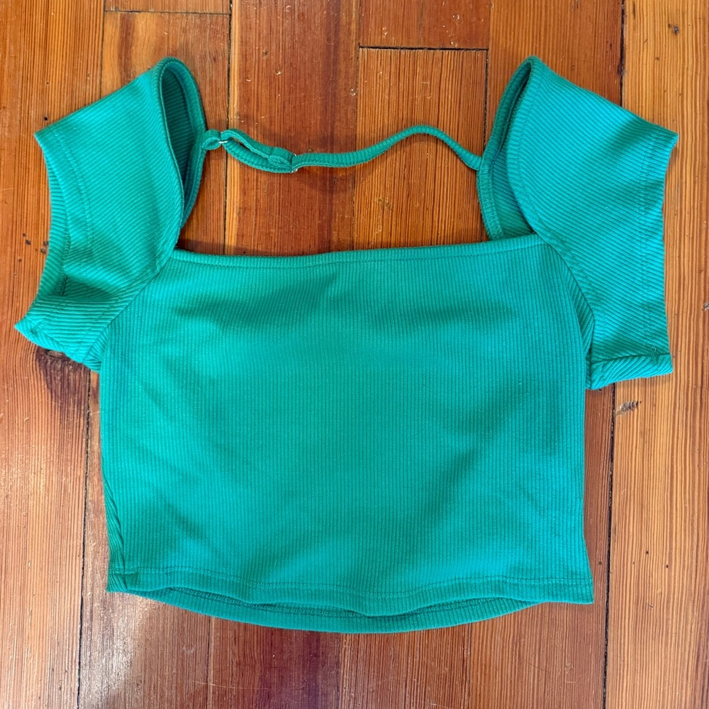 Chic Green Ribbed Crop Top